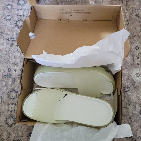 UGG Jella Slides - Picture 5 of 8